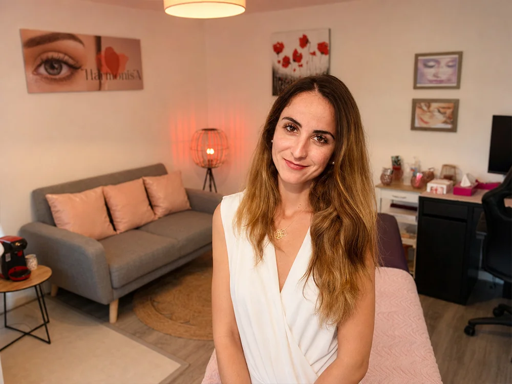 Contact Harmonisa à Brignoles, institut de beauté spécialisé dans les extensions de cils et le rehaussement
