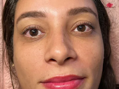 Rehaussement de cils avec teinture à Brignoles - regard naturellement intensifié